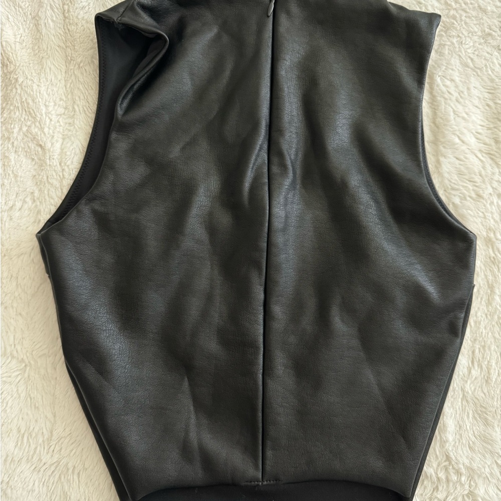 Skims Top - Picture 2 of 3